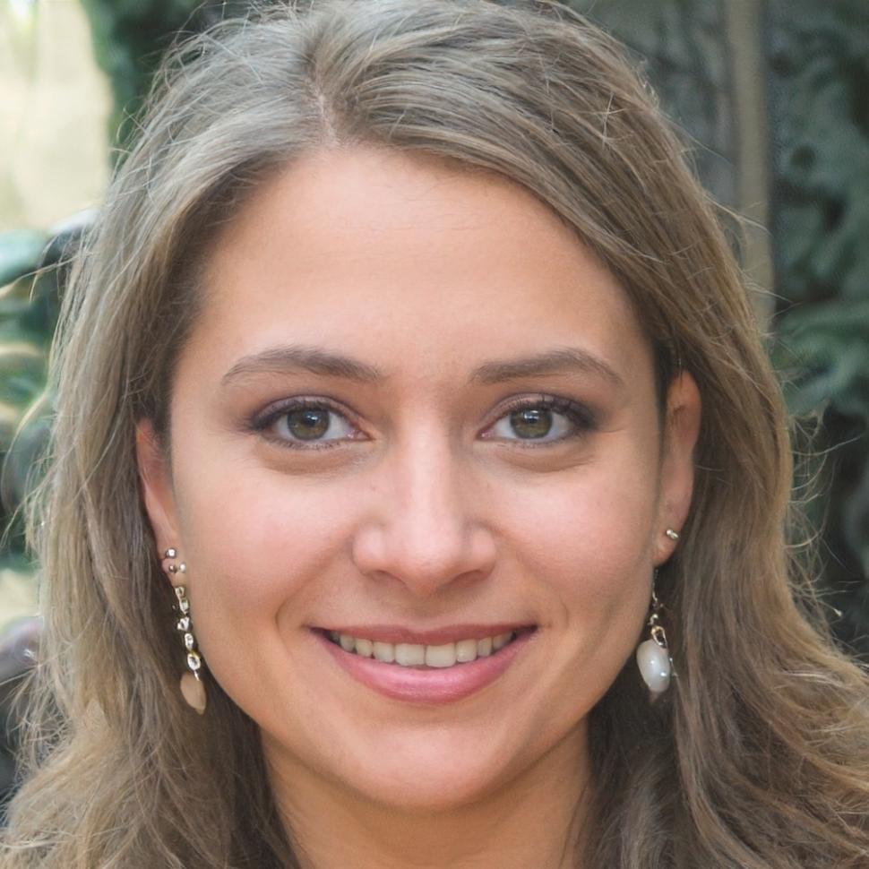 Dr. Sarah Müller, Leiterin Algorithmische Strategien bei luminavexora